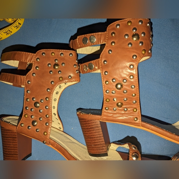 Torrid Ankle Studded Chunky Sandals 12 - Picture 7 of 13
